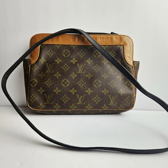 Vintage 1980s Louis Vuitton Monogram Shoulder Bag • Classic LV Brown Canvas Bag - Picture 6 of 9